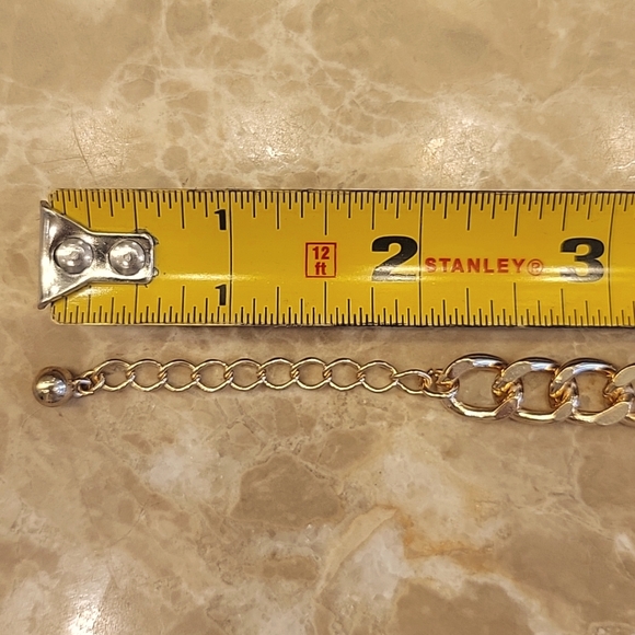 Pretty Gold Chunky Chain Link Bracelet - Picture 15 of 16